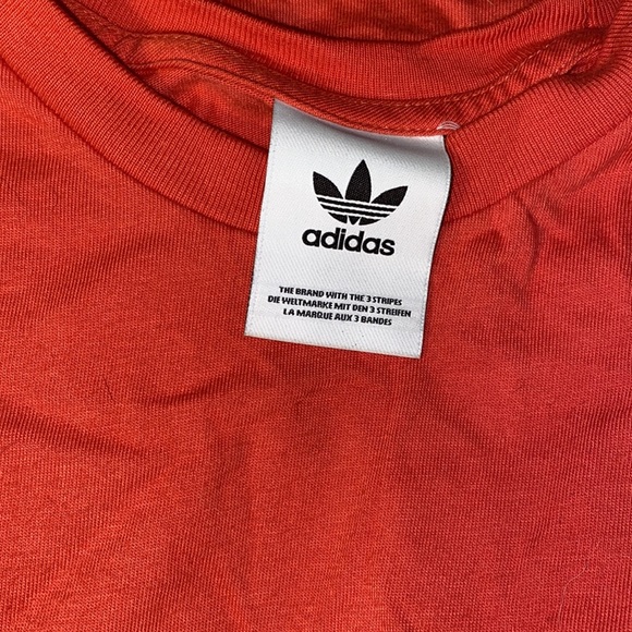Orange/salmon color adidas t-shirt size medium - Picture 2 of 3